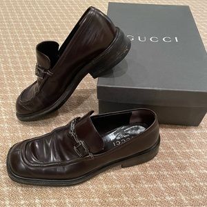 VINTAGE GUCCI loafers. AUTHENTIC. Includes Box. 6.5 Brown.